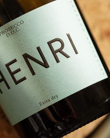 Image of HENRI Prosecco: Henri Badoux in neuem Kleid