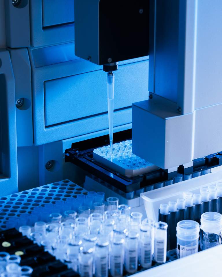 Image of Mehr als Zahlen, Zellen & Zentrifugen: Relaunch für Analytica und Genetica